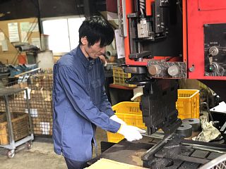 曲げ加工の様子3